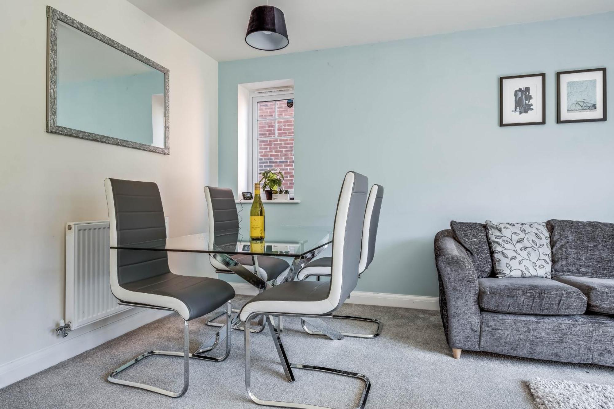 נורת'המפטון Beautiful And Comfortable Home Away From Home With Free Parking, Fast Wifi And White Crisp Hotel Standard Linen Hosted By Our Home Short Stays מראה חיצוני תמונה