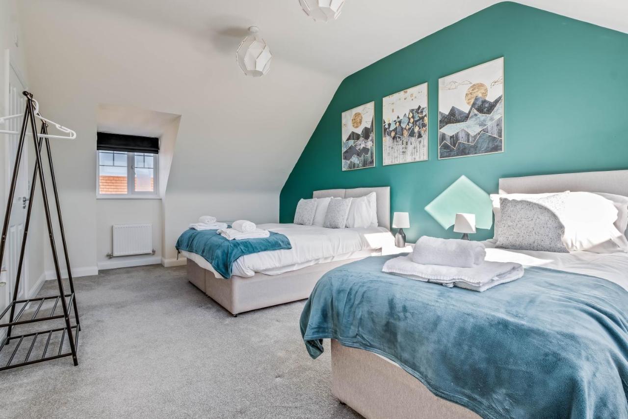 נורת'המפטון Beautiful And Comfortable Home Away From Home With Free Parking, Fast Wifi And White Crisp Hotel Standard Linen Hosted By Our Home Short Stays מראה חיצוני תמונה